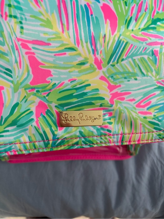 Lilly Pulitzer Handbags - Lilly Pulitzer hanging makeup bag